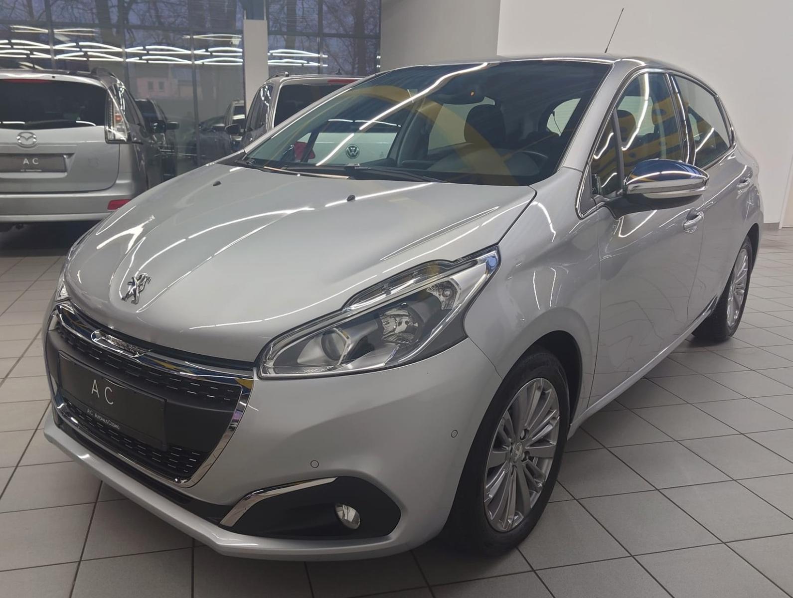 Peugeot 208  Allure , Automatik ,Navi,2.Hand