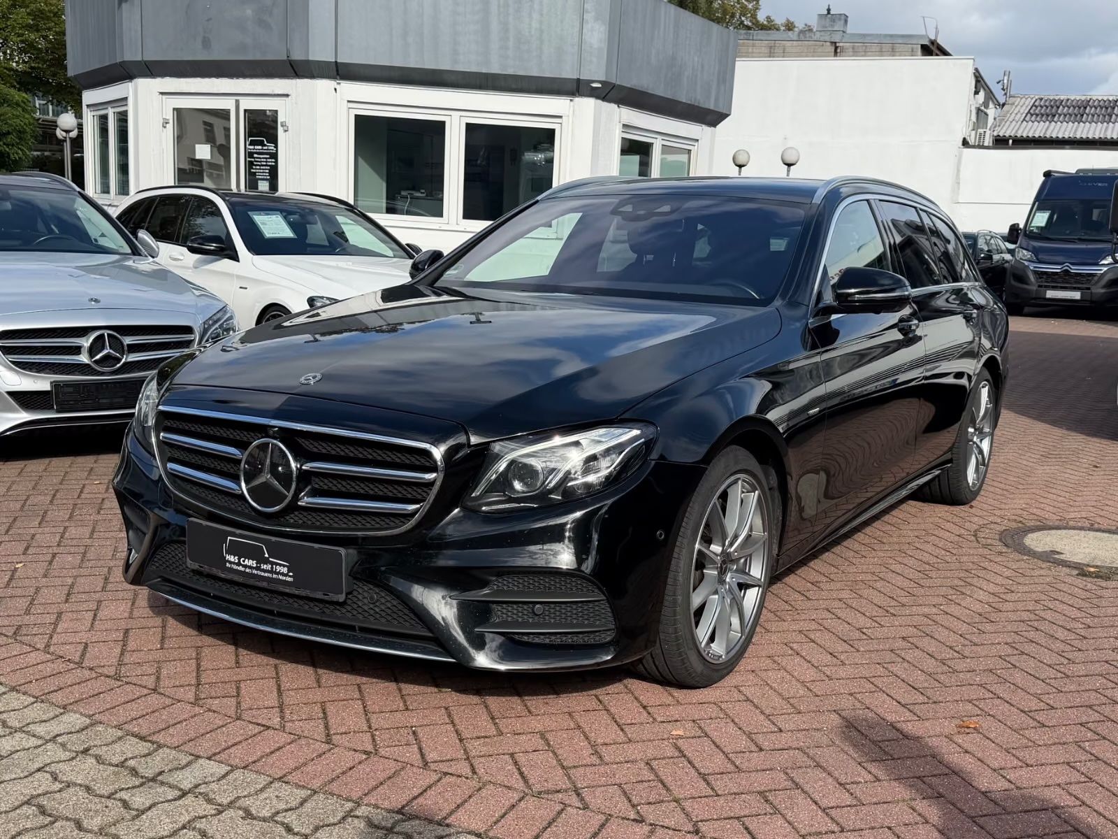 Mercedes-Benz E 220d Ltd EDT SportSt AMG TOTW MB SERV-GPFL AHK imagem 2