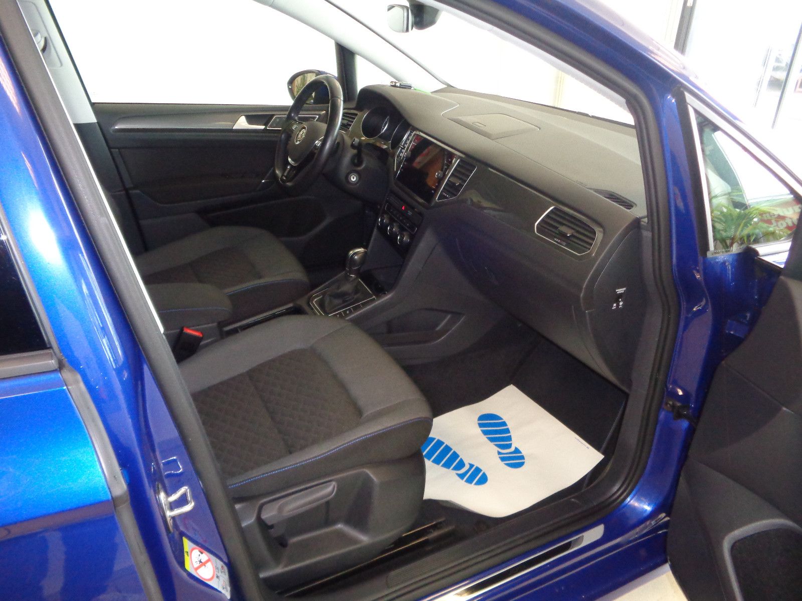 Fahrzeugabbildung Volkswagen Golf Sportsvan 1.5 TSI ACT  DSG/NAVI/KAMERA/LED