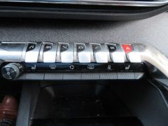 Fahrzeugabbildung Peugeot 5008 Allure 1.5D NAVI/LED/SHZ/AHK/PDC&CAM/ACC