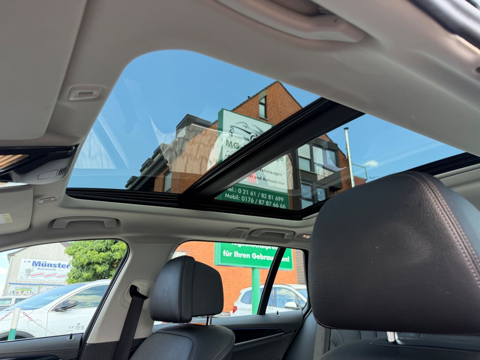 Fahrzeugabbildung BMW 520d Touring xDrive Luxury Line LASER PANO HUD