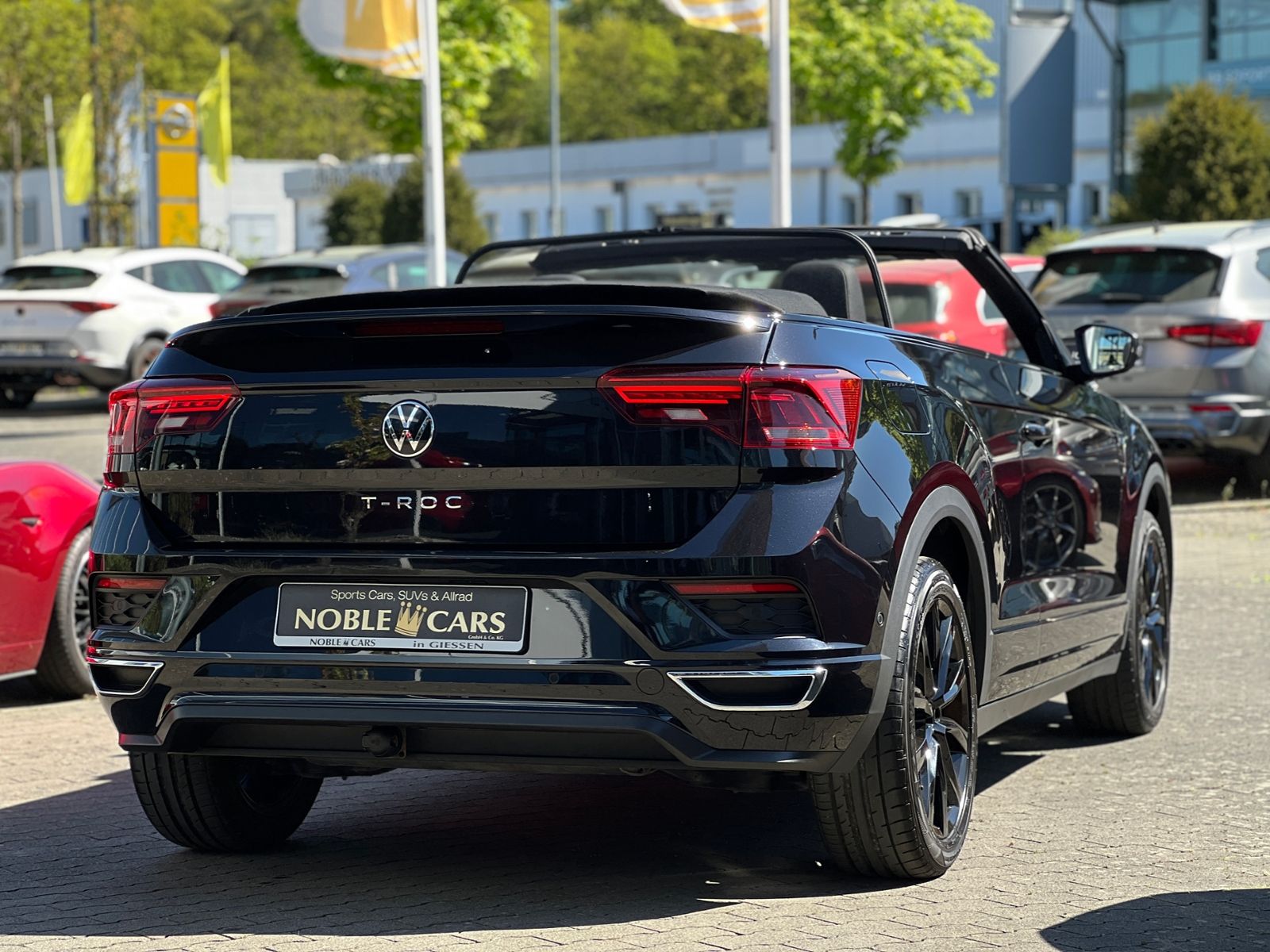 Fahrzeugabbildung Volkswagen T-Roc Cabriolet R Line Black AHK BEATS KEYLESS