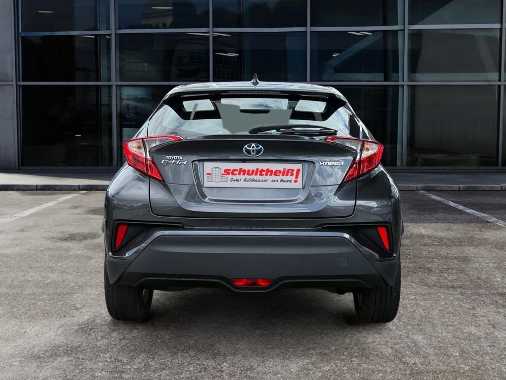 Fahrzeugabbildung Toyota C-HR Hybrid Flow