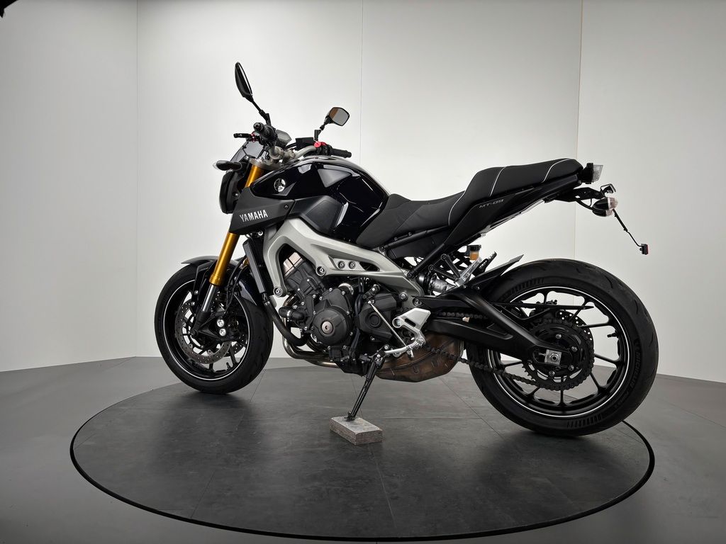 Fahrzeugabbildung Yamaha MT-09 *TOP-ZUSTAND *2. HAND *SERVICE NEU