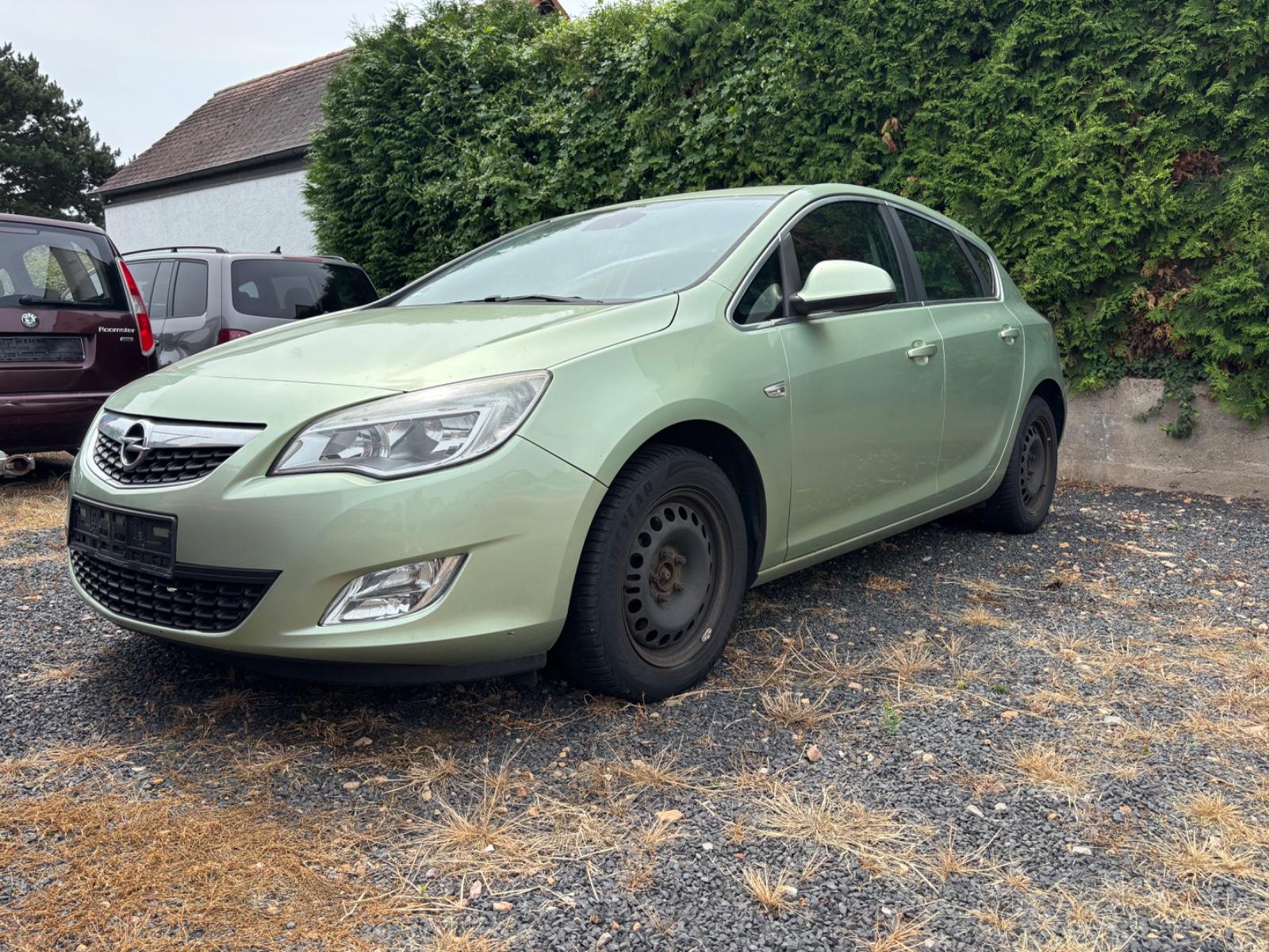 Opel Astra J Lim. 5-trg. Innovation