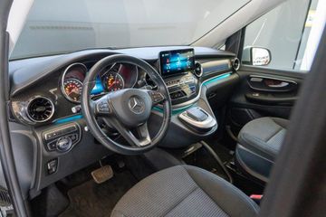 Mercedes V 220 - 12