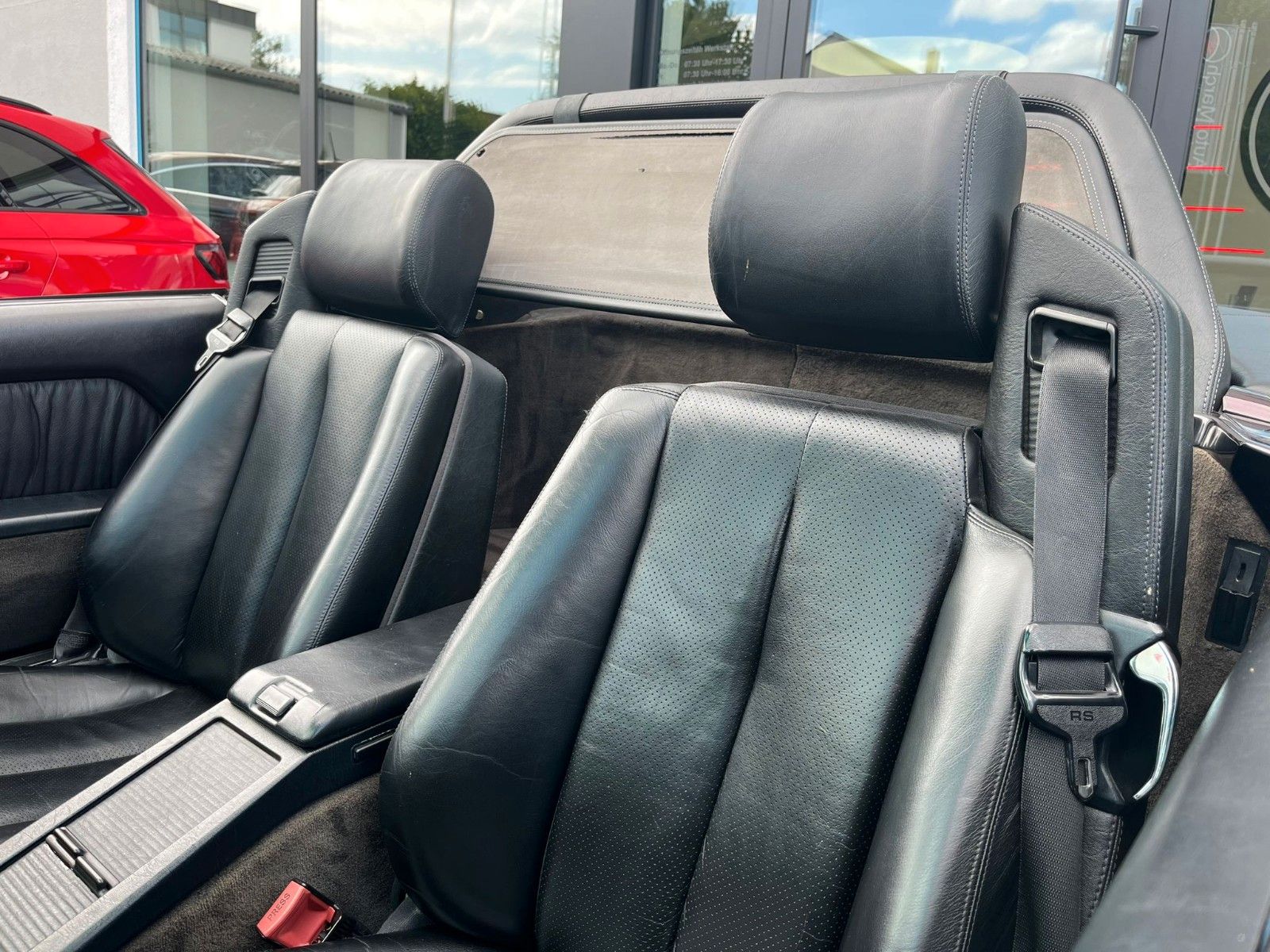 Fahrzeugabbildung Mercedes-Benz SL 300*H-Kennzeichen*HU 07/2027*