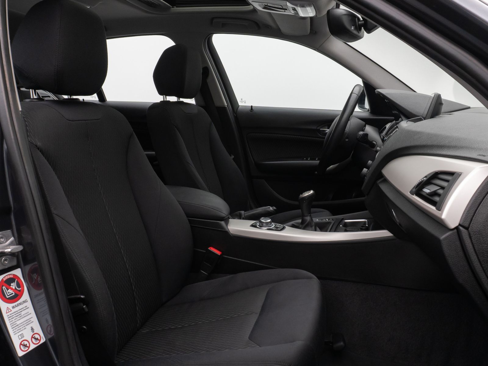 Fahrzeugabbildung BMW 116d  Advantage Paket Plus Glasdach AHK PDC Navi