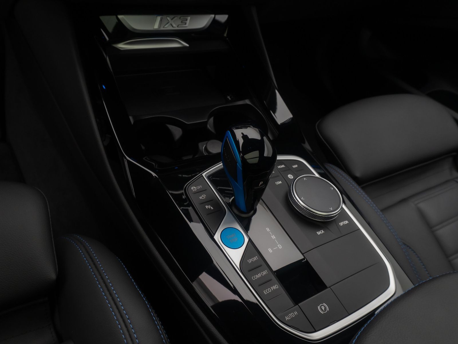 Fahrzeugabbildung BMW iX3 Impressive ACC 360°HUD AHK DAB Panorama H/K