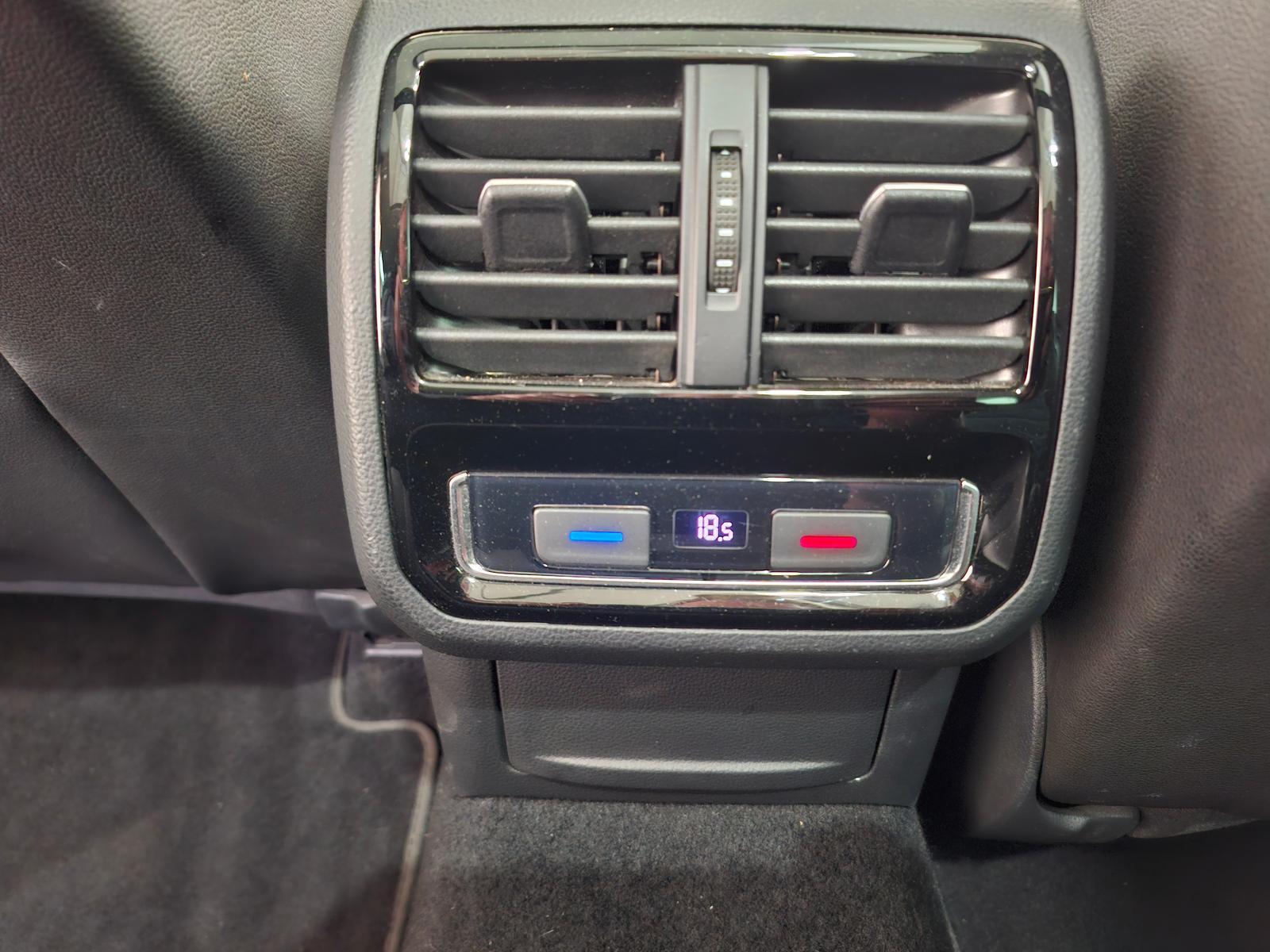 Volkswagen Passat 1.5 TSI DSG R-line ACC LED Pano L, миниатюра 13