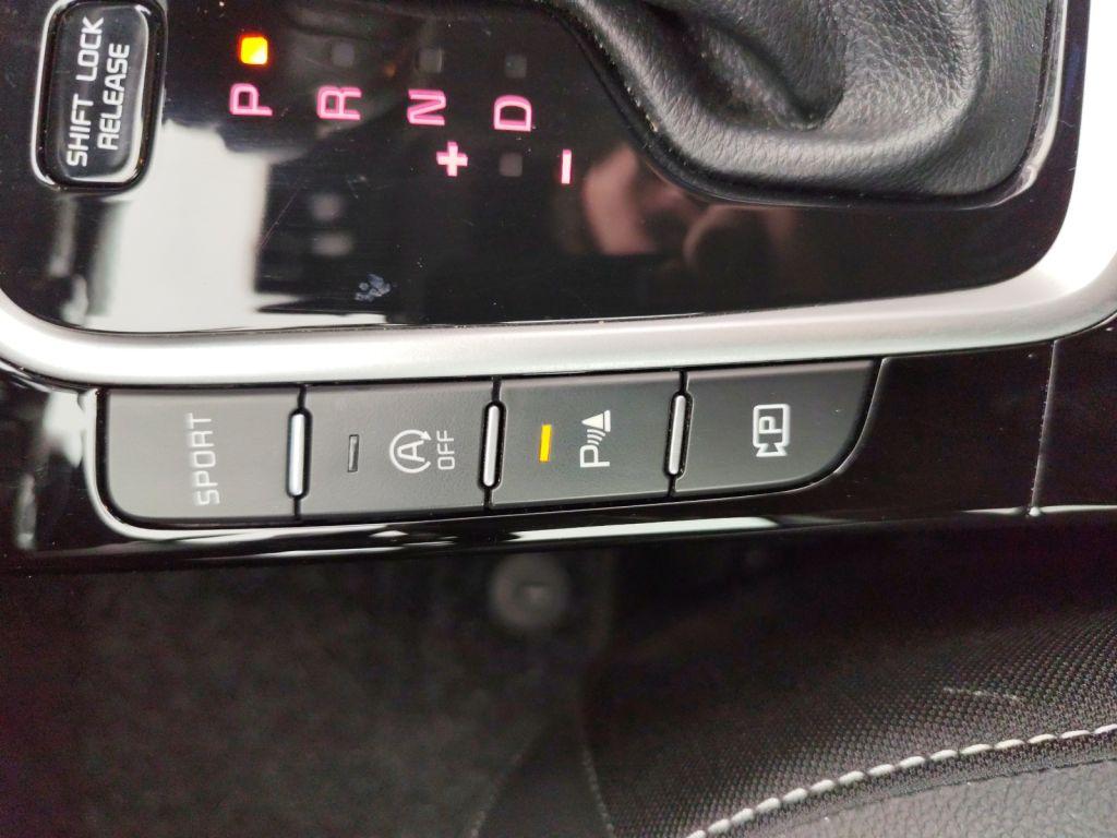 Kia Ceed SW 1.5T AT Platinum Leder