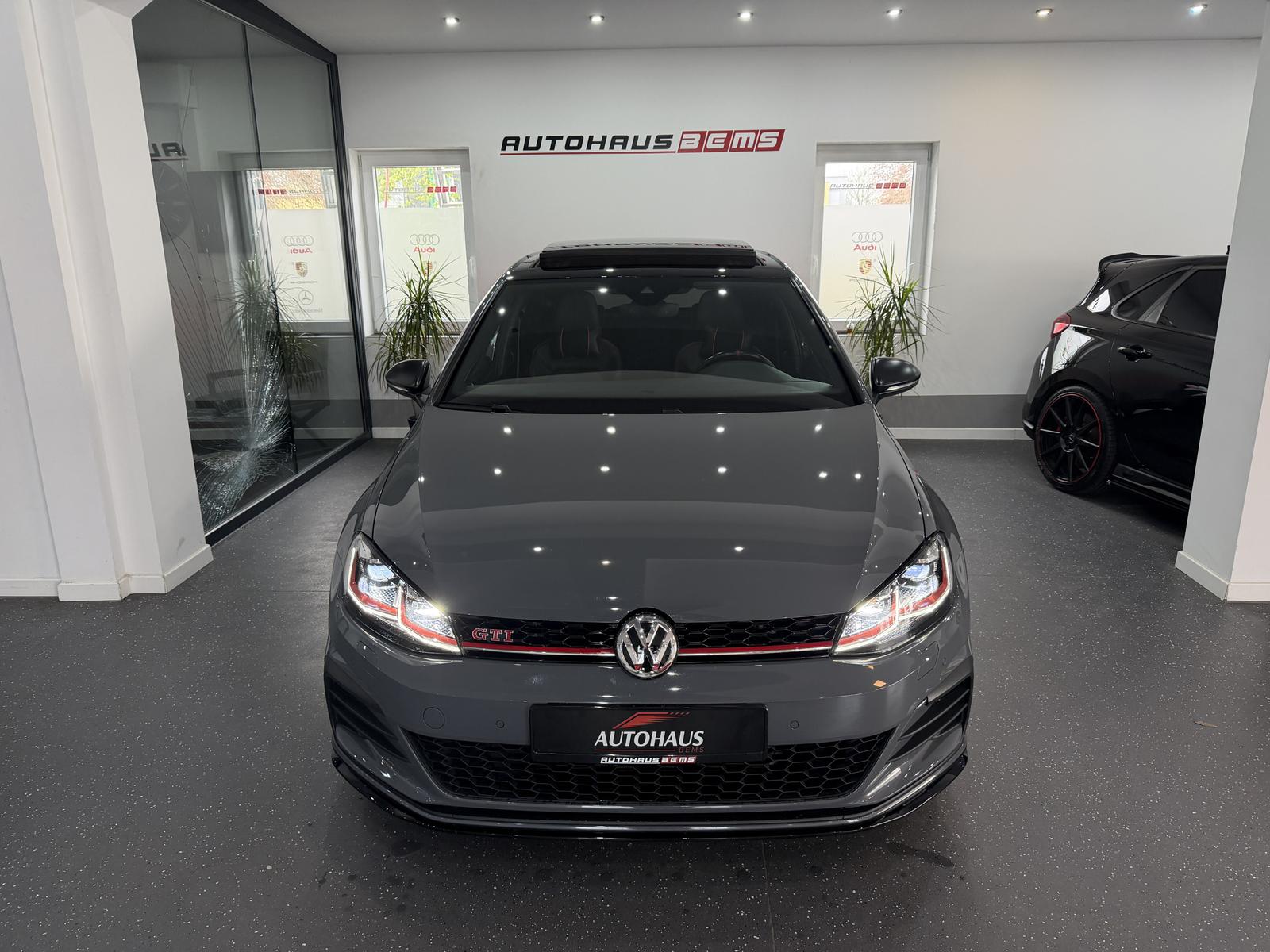Volkswagen Golf GTI TCR *ACC*DCC*PANO*AKRA*DYN*LEDER*VOLL