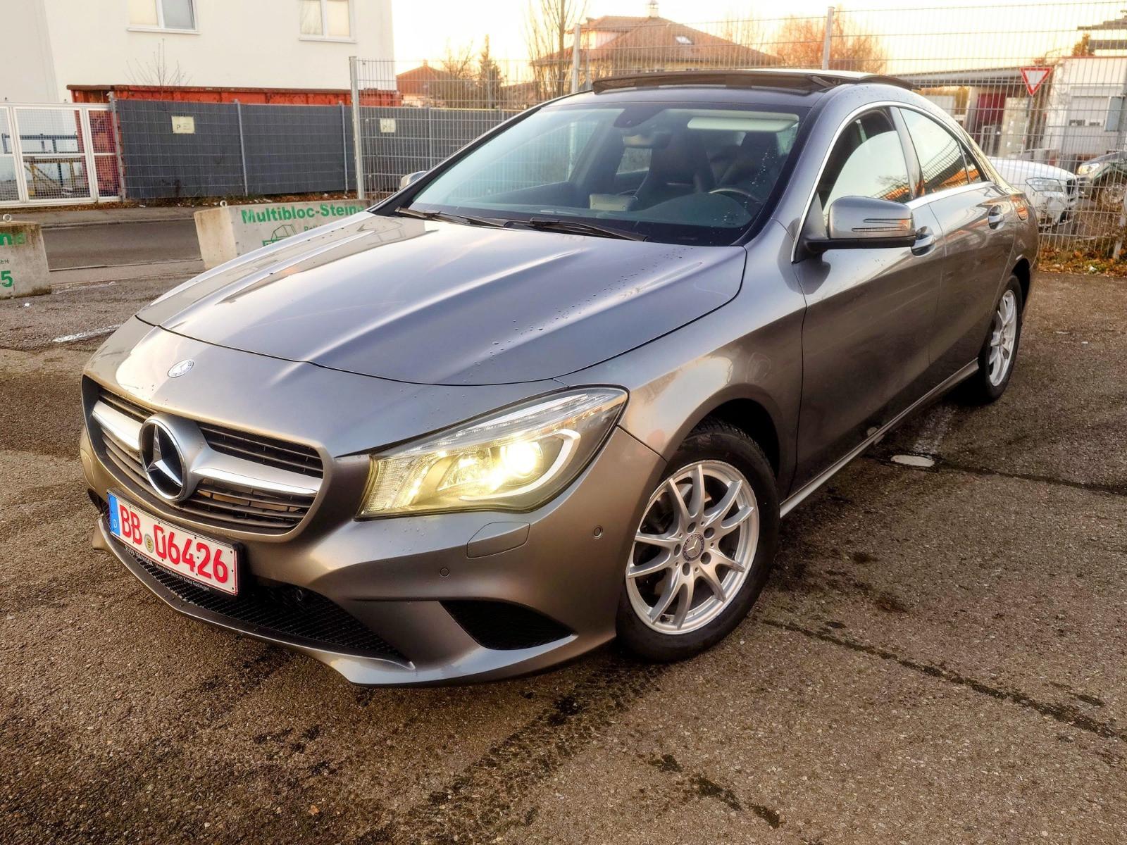 Mercedes-Benz CLA 200 >SportSitze>XENON >PANORAMA>LEDER