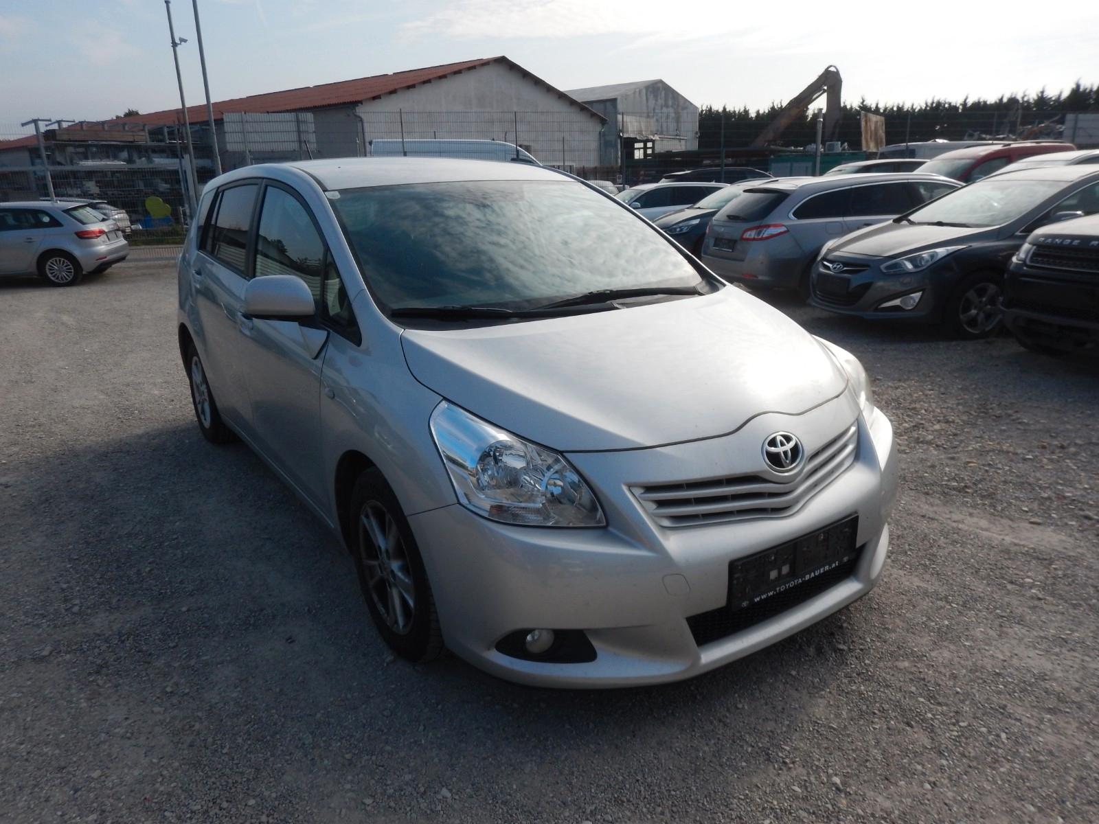 Toyota Verso 2011 — photo 20