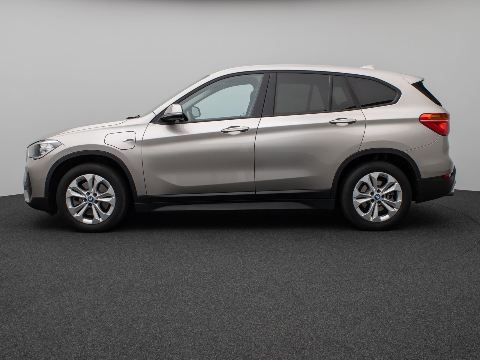Fahrzeugabbildung BMW X1 xD25e  DAB Navi Lordos Geschwindigkeitsreg