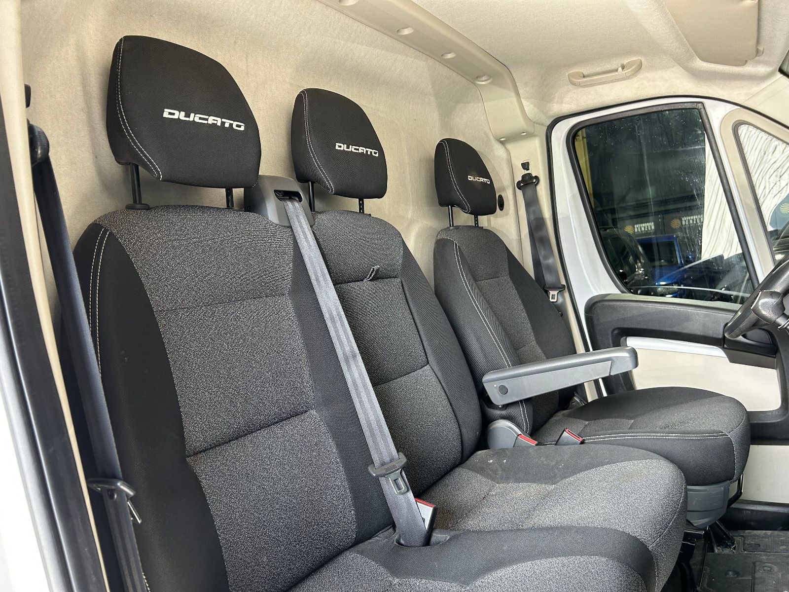 Fahrzeugabbildung Fiat Ducato Kasten 35 140 L1H1 RS: 3000 mm/3-SITZ/KAM