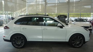 Porsche Cayenne - 4