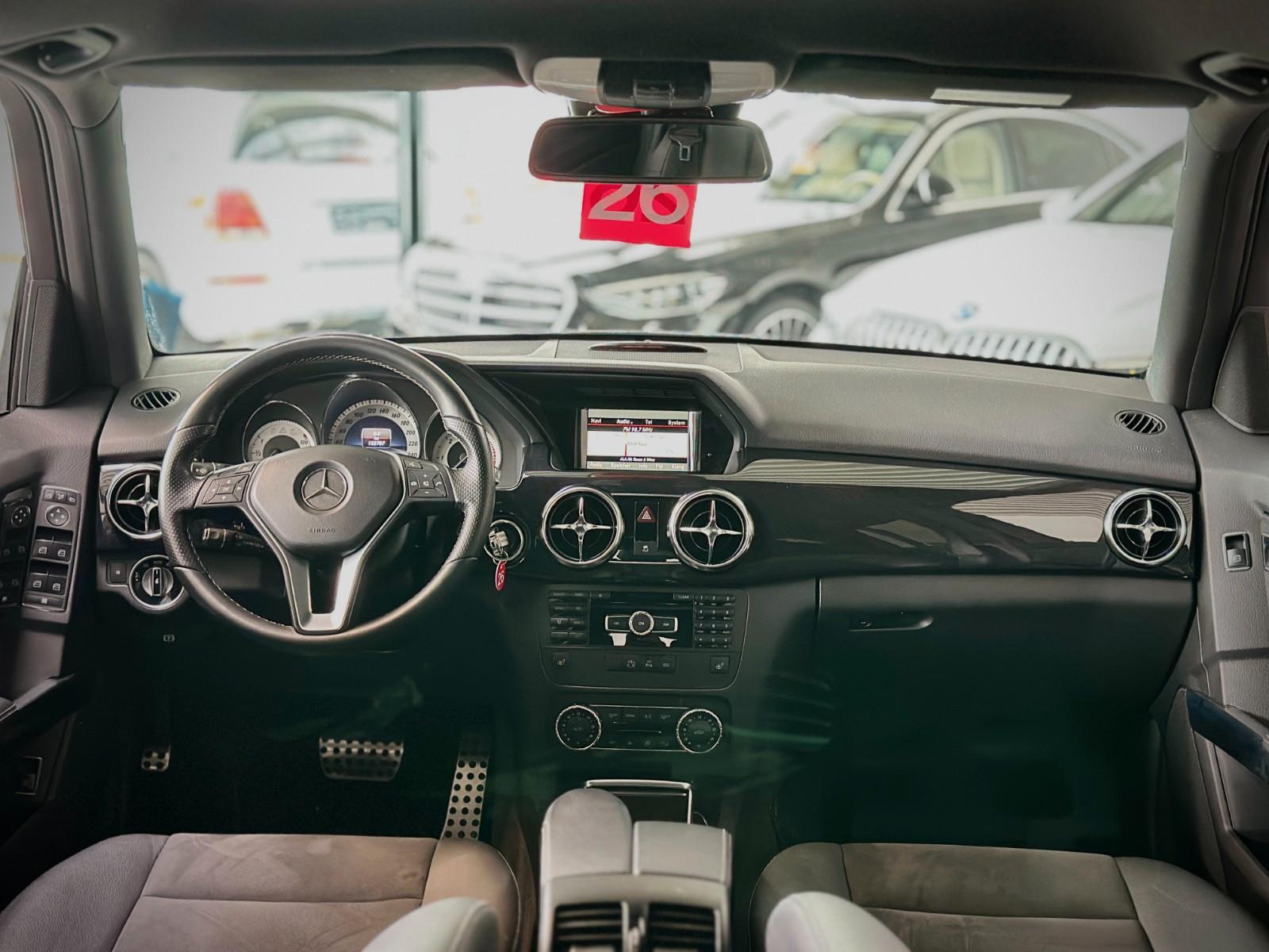 Mercedes-Benz GLK 220 4Matic *AMG-Line*AHK*IHC*Esche-Edelholz*