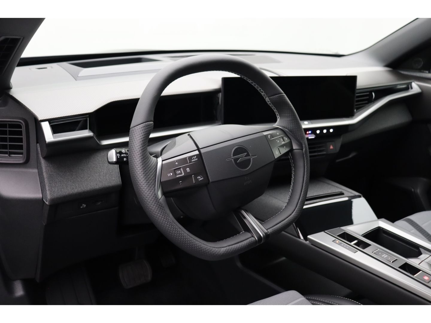 Fahrzeugabbildung Opel Grandland Ultimate AD AHK-abnehmbar El. Panodach