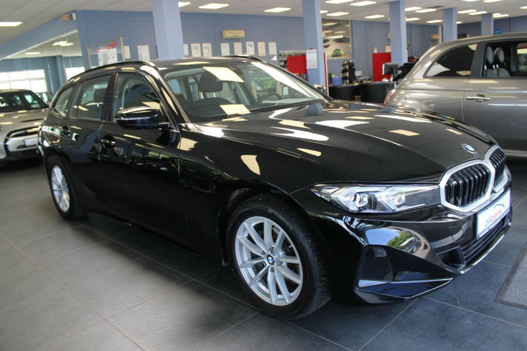BMW 318 — hlavná fotografia