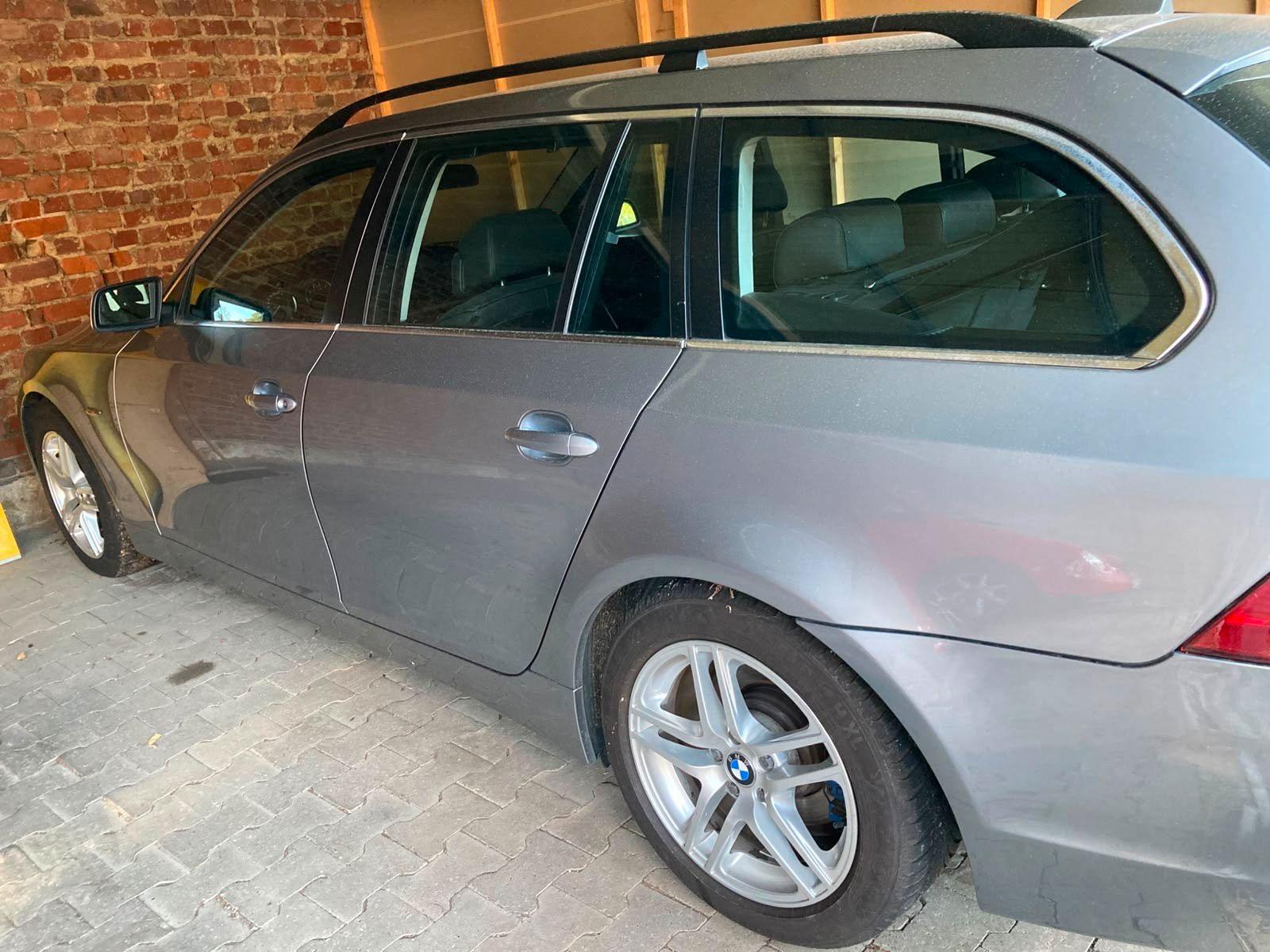 BMW 525 2006 — rear view