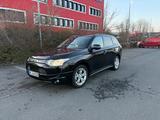 Mitsubishi Outlander 2.2 DI-D Instyle 4WD TC-SST Instyle - Mitsubishi Outlander in Köln