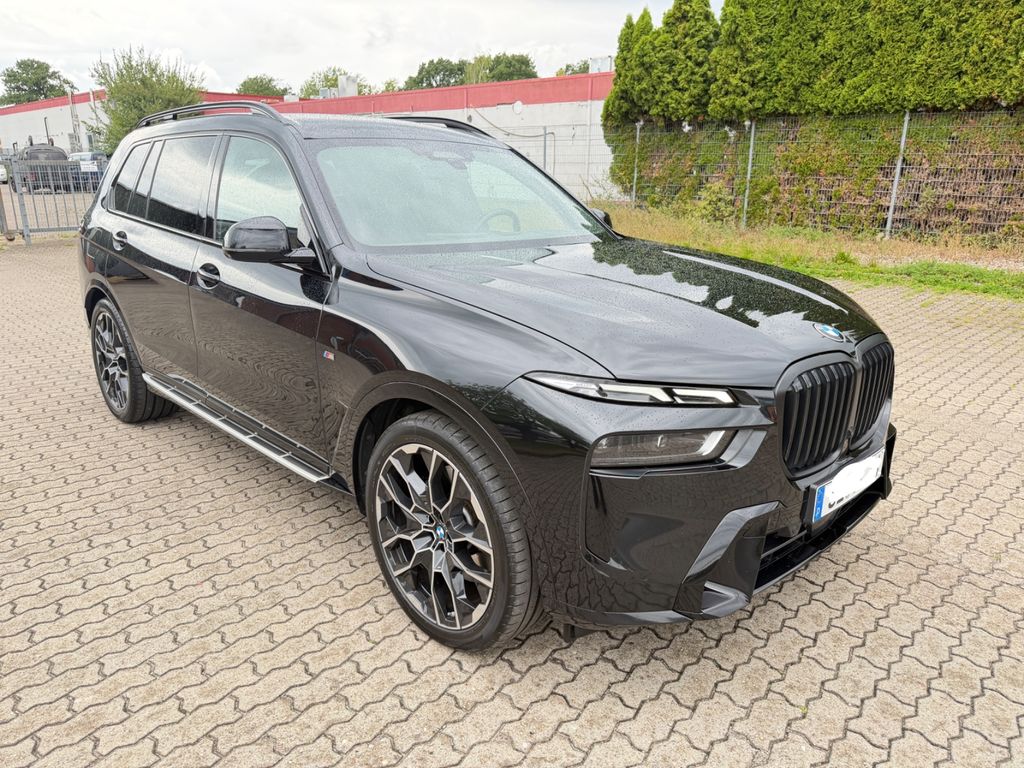 Image of BMW X7