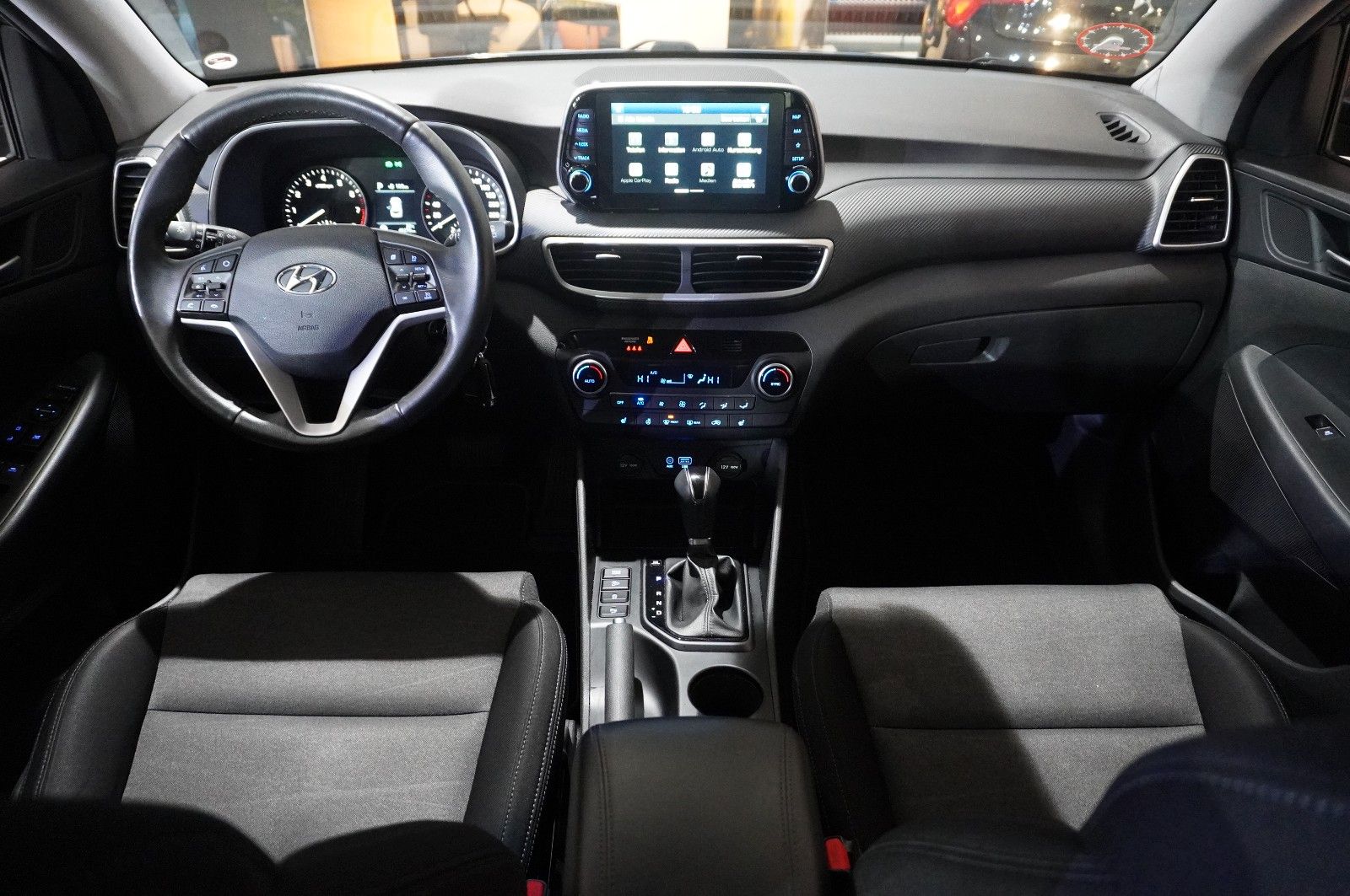 Fahrzeugabbildung Hyundai Tucson 1.6 T-GDI TREND AUTO. NAVI/LED/KAMERA/SHZ