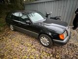 Mercedes-Benz Mercedes W124 320 T Leder Klima 040 schwarz - Mercedes-Benz 320 aus 1993