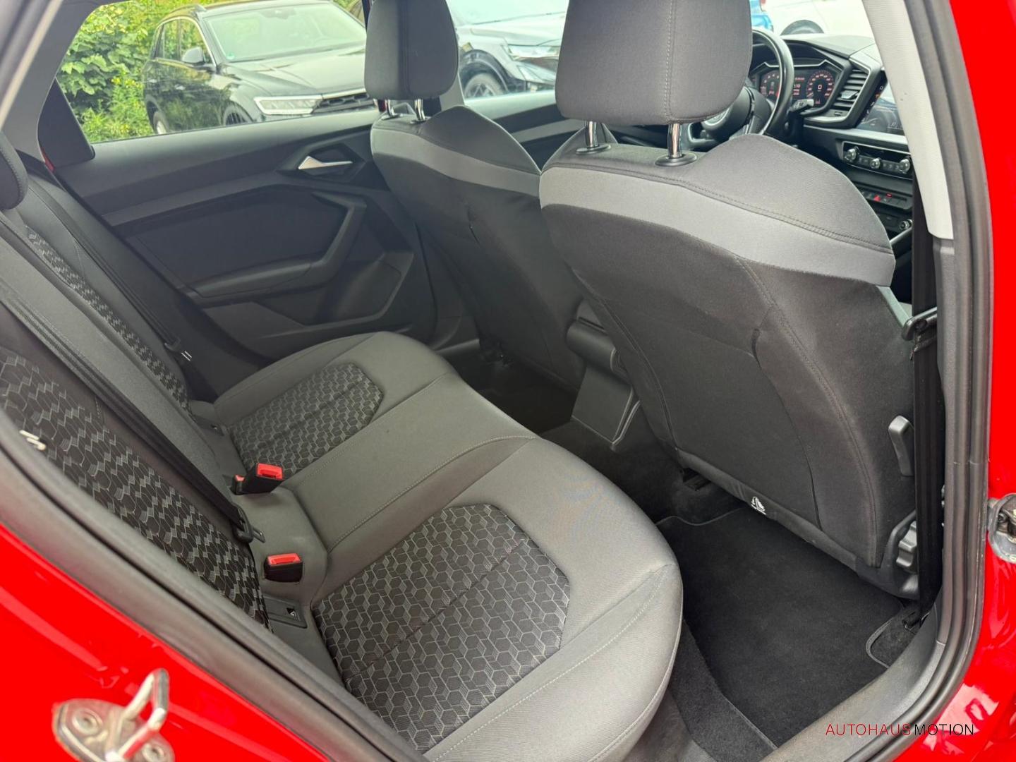 Audi A1 Sportback 30 TFSI S-tronic Apple CarPlay LED
