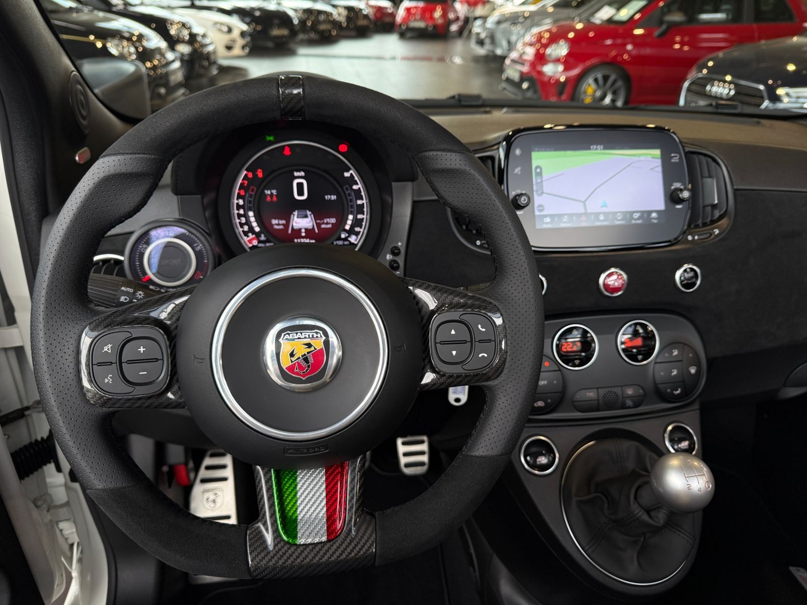 Fahrzeugabbildung Abarth 695C 695 C SHZ BEATS NAVI LEDER
