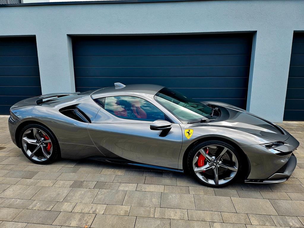 Ferrari SF90