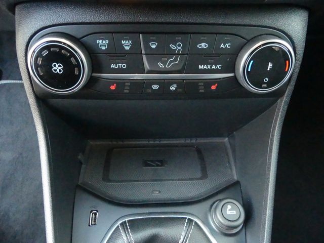 Fahrzeugabbildung Ford Fiesta Titanium X*Kamera*B&O-System*