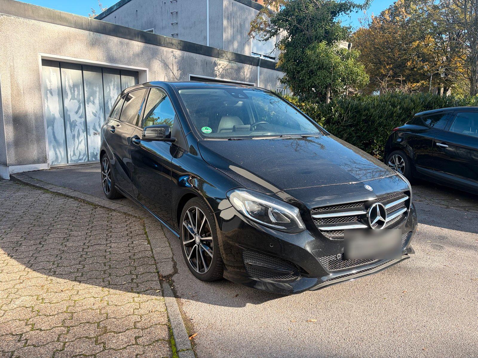 Mercedes-Benz B 180