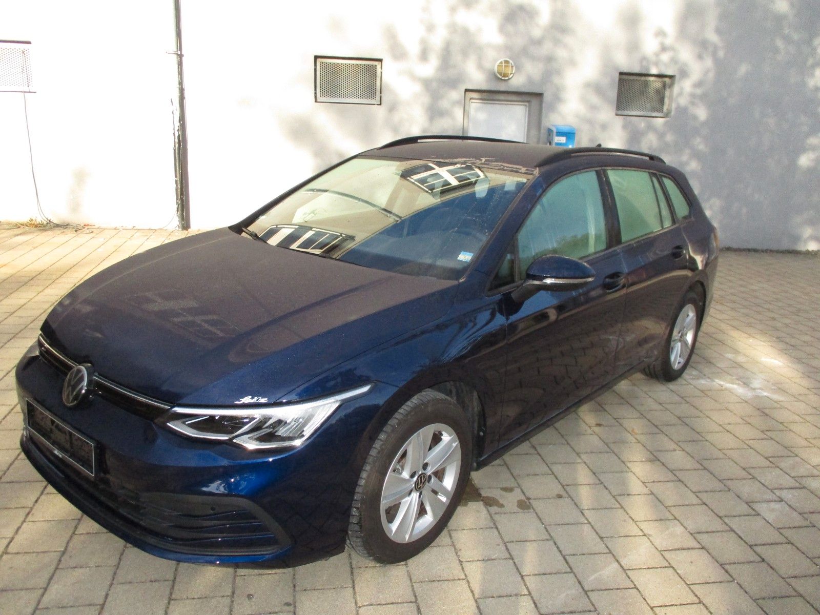 Volkswagen Golf VIII Variant Life eTSI 1. Hand AHK Garantie imagem 3