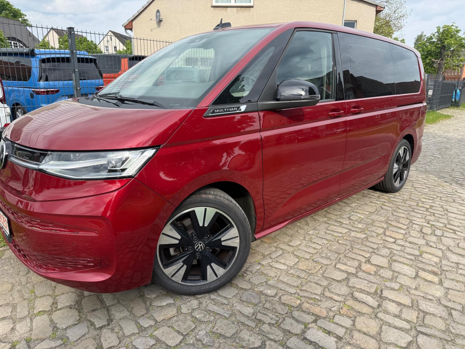 Volkswagen T7 Multivan lang Life,AHK,ACC,Standh.