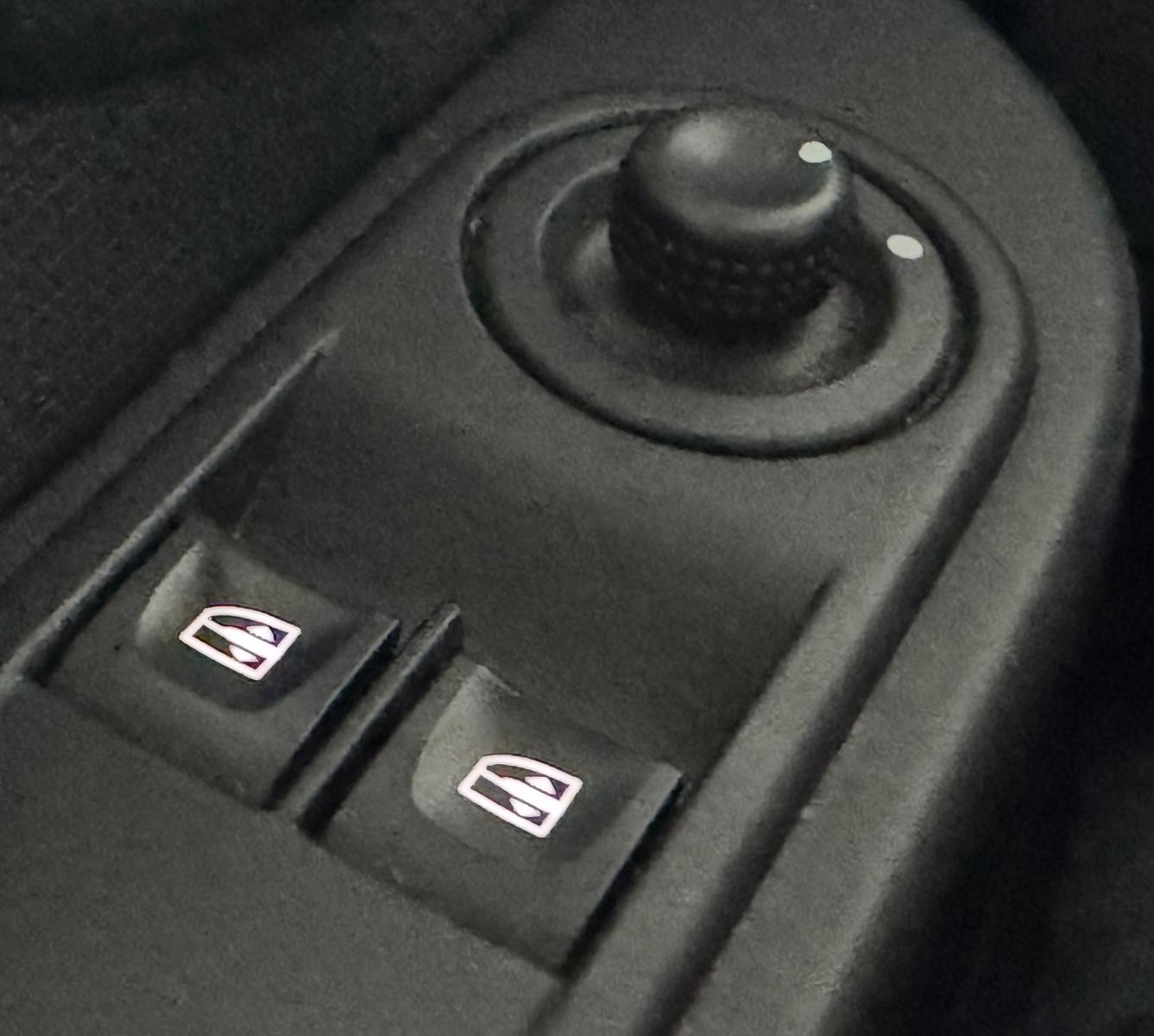 Renault Clio 2015 — photo 18