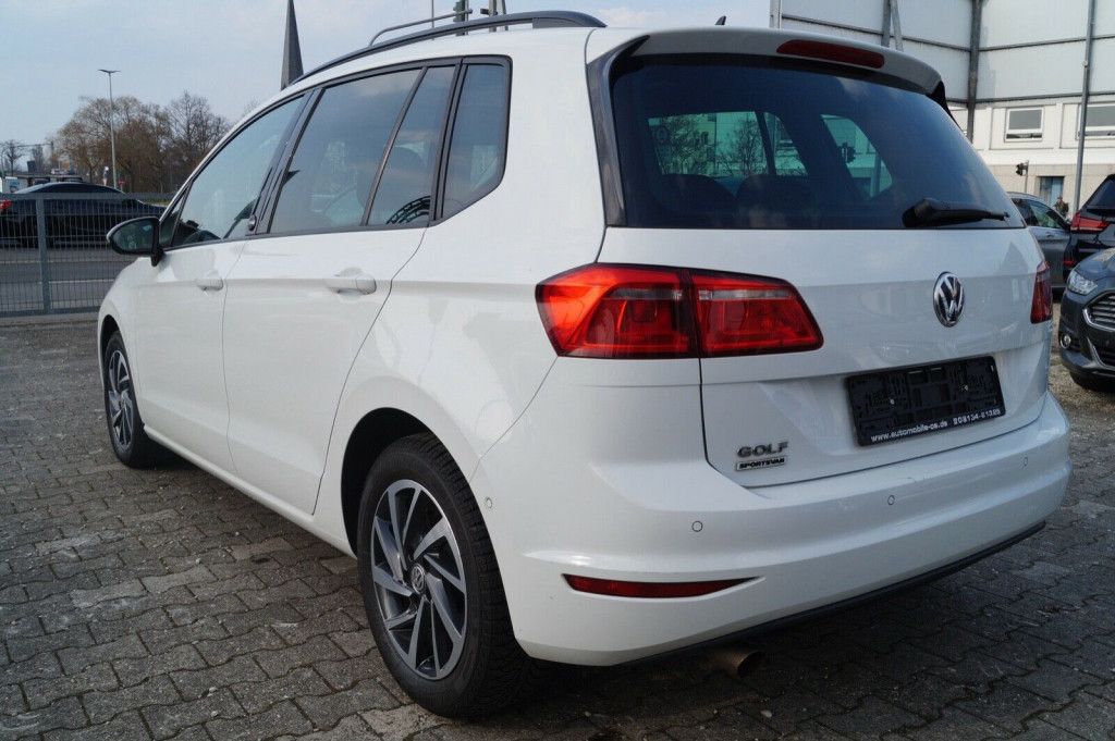 Fahrzeugabbildung Volkswagen GOLF SPORTSVAN VII SOUND BMT*PANORAMA+AHK+NAVI*