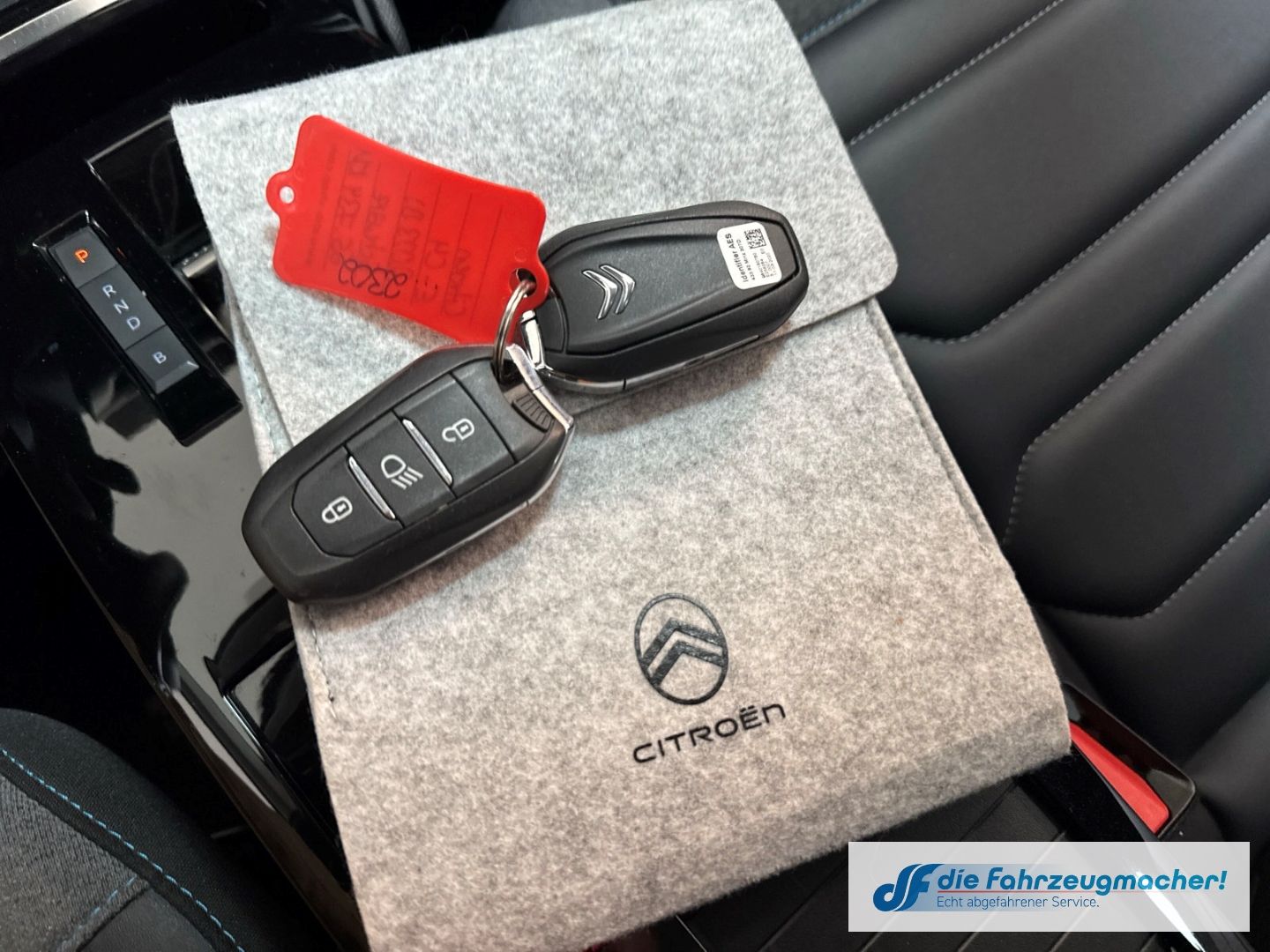 Fahrzeugabbildung Citroën C4 e - Shine HUD Navi 360 Kamera LED Apple CarPl