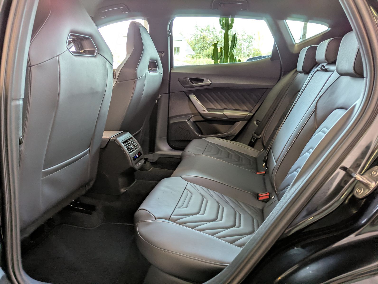 CUPRA Formentor 1.5 eTSI Leder Sennh DCC Kamera Matrix - Image 13