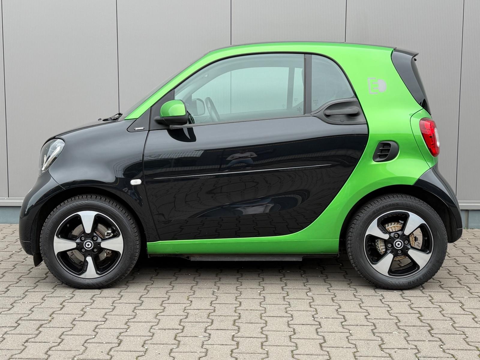 Smart ForTwo EQ Klimaaut. Lenkhzg. SHZ PDC Akku 95%