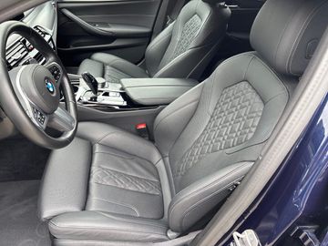 BMW 530i xDrive Touring M Sportpaket Head-Up HiFi