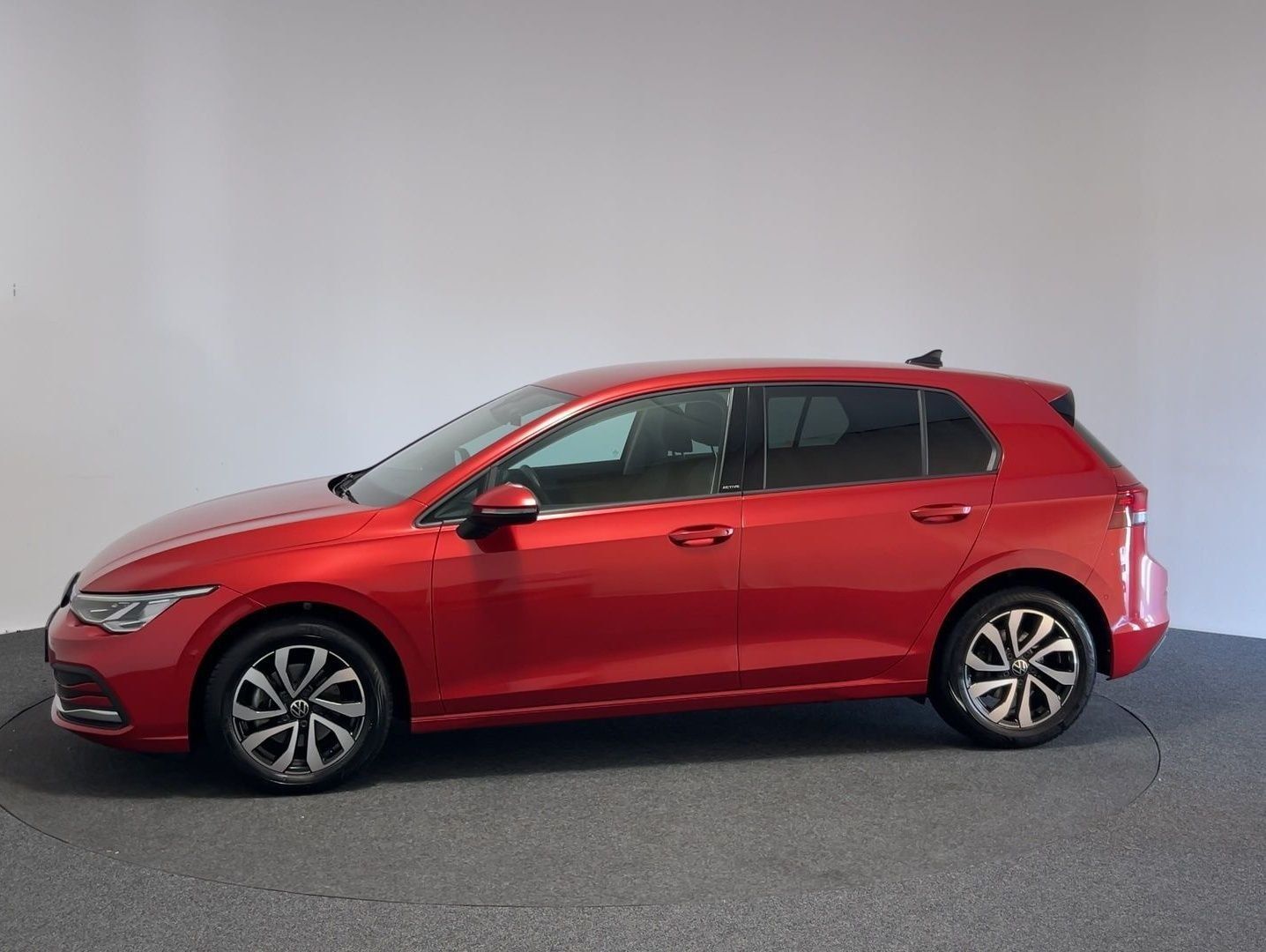 Volkswagen Golf VIII Lim. 1.5 eTSI DSG Active foto 5