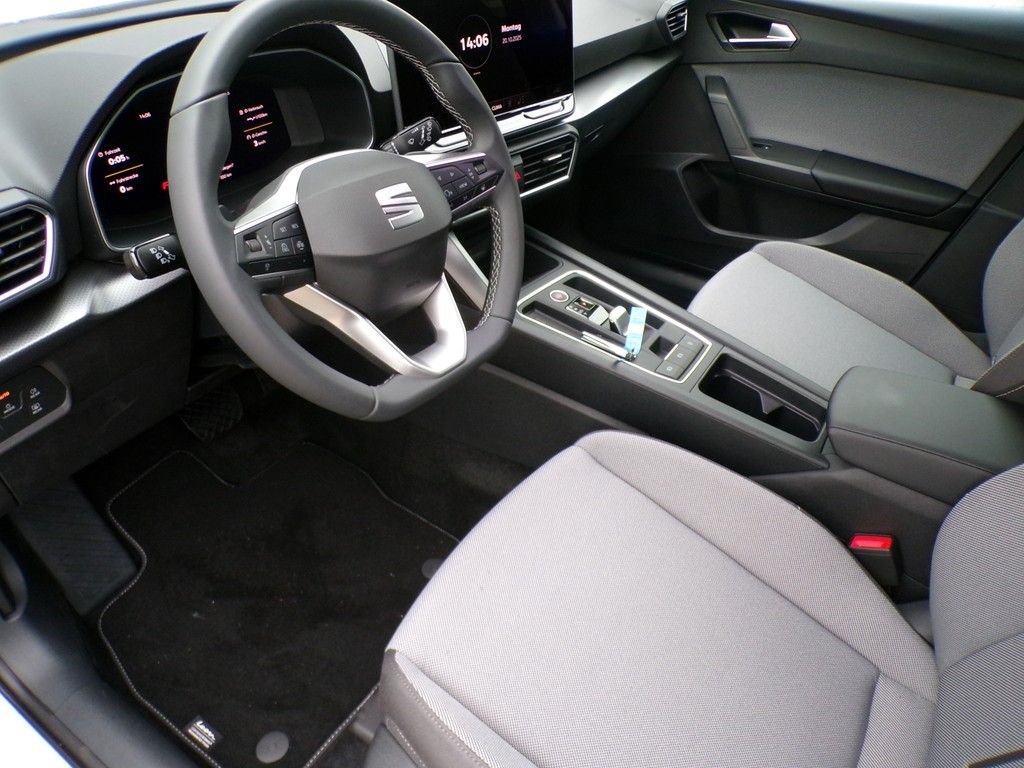 Fahrzeugabbildung SEAT Leon 1.5 eTSI DSG Road Edition