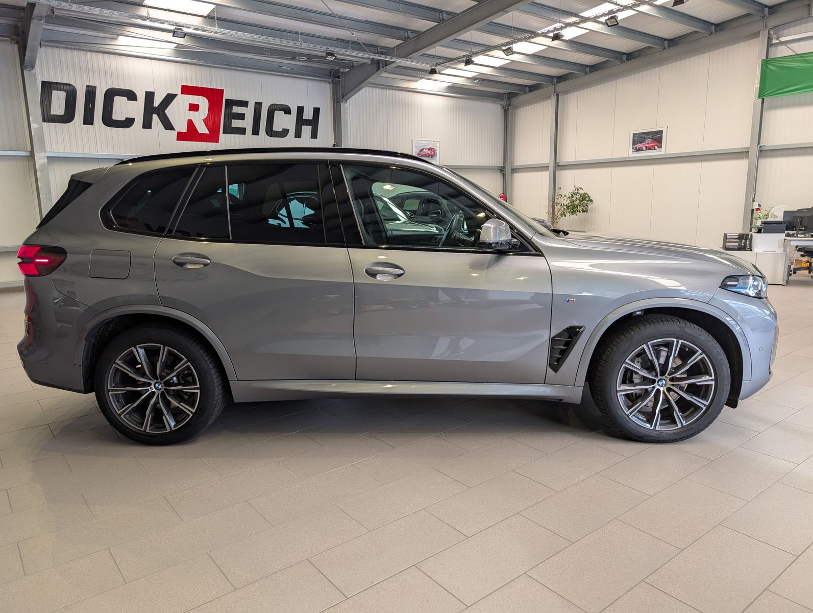 Fahrzeugabbildung BMW X5 30d xDrive M-Sport Innovati AHK H&K UPE:105T€