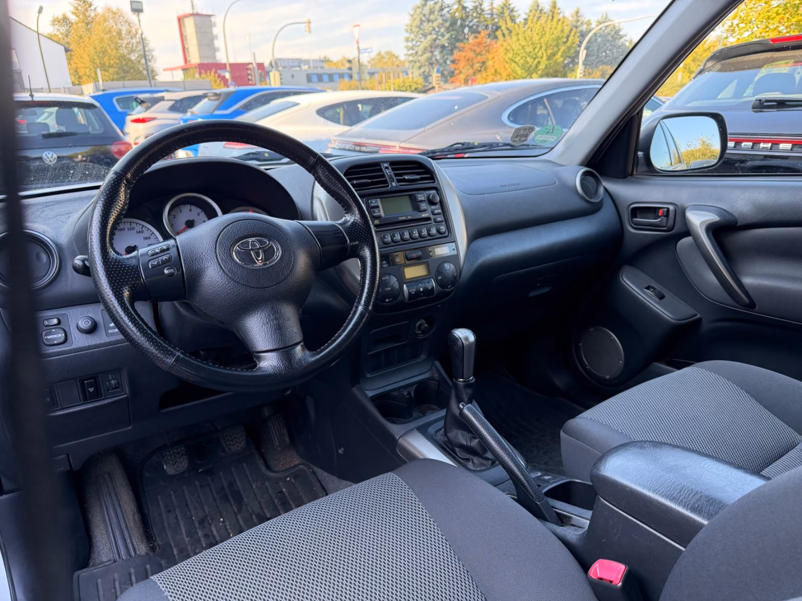 TOYOTA RAV4 - 2.0 D-4D  4X4 - 116 CV - BVM - VOLANT CUIR
