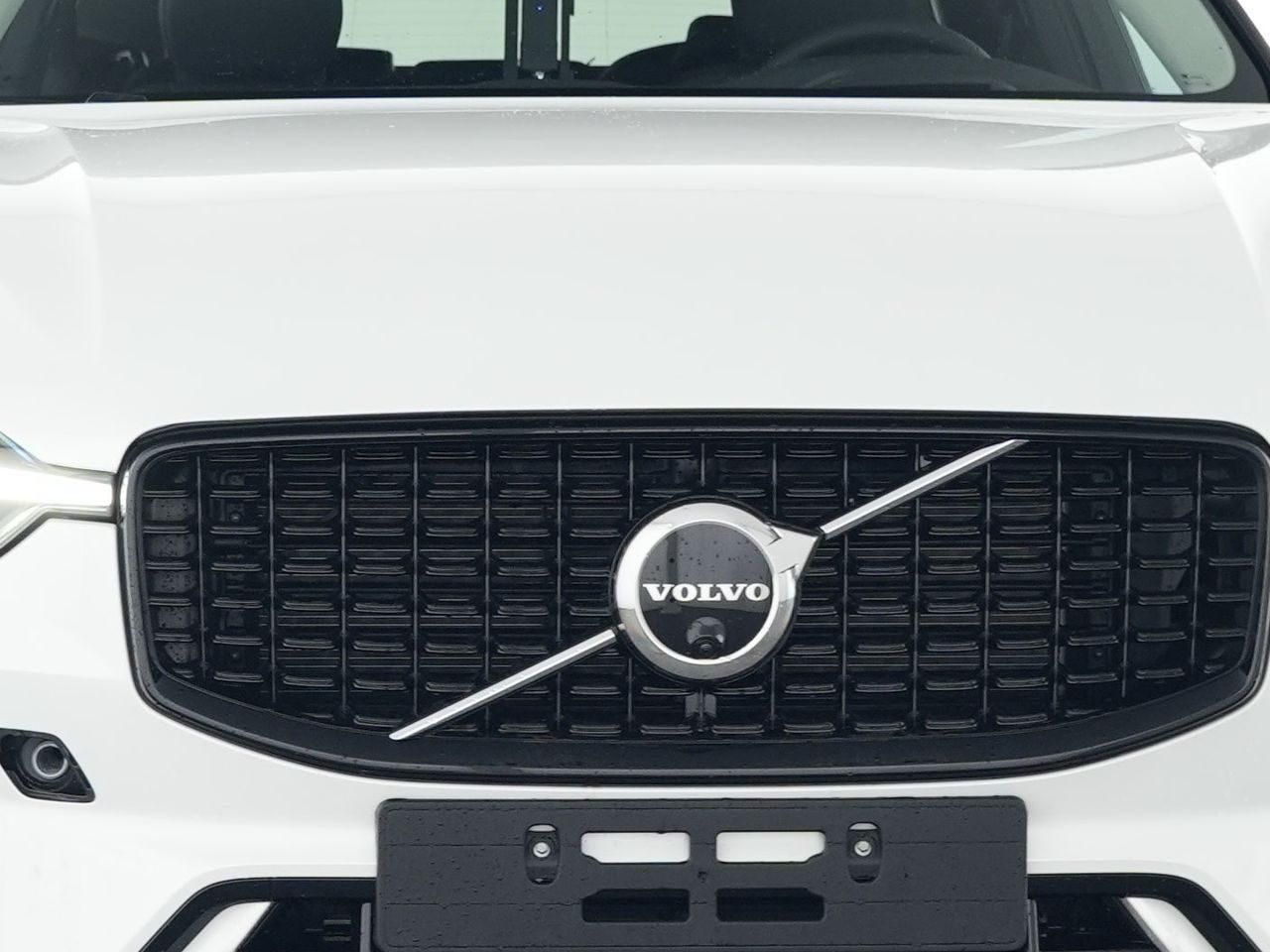 Fahrzeugabbildung Volvo XC60 Plus Dark Recharge Plug-In Hybrid AWD