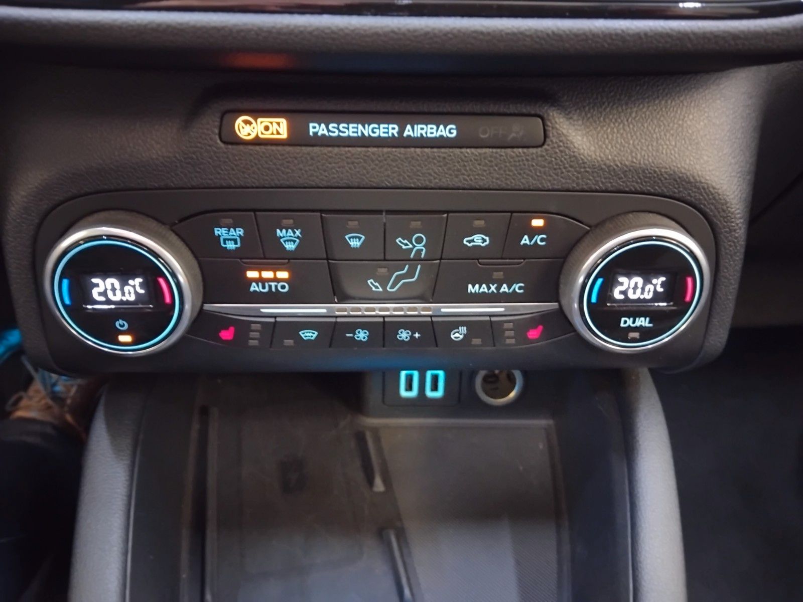 Ford Kuga (07/2021, Benzin)