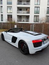 Audi  Audi R8 V10 Spyder quattro - Black & White Edt - Audi R8 in Bochum