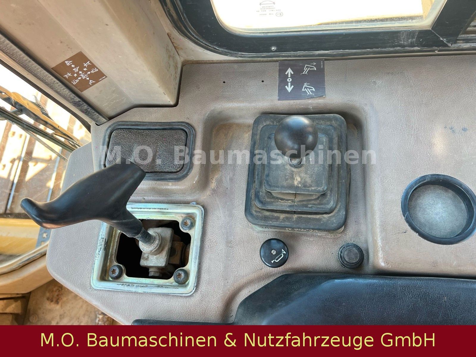 Fahrzeugabbildung CAT D 6 M  XL / Ripper /